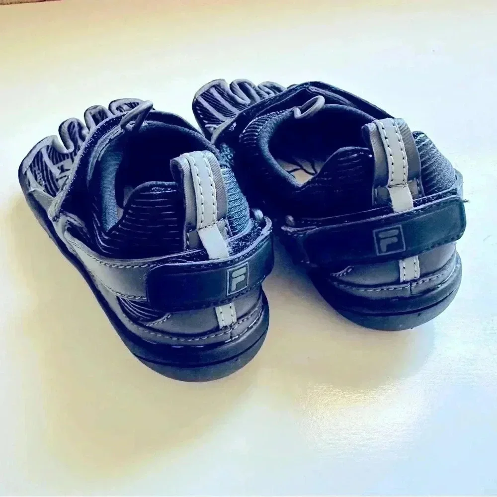 NWOT Fila Skele-Toes Slide Shoes